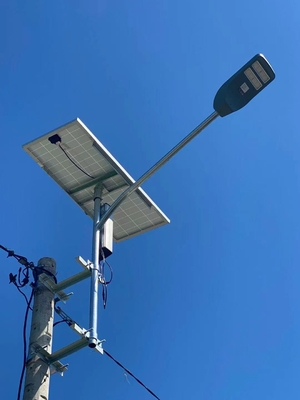 100W IP66 Waterproof Solar Street Light Battery For Courtyard Garden